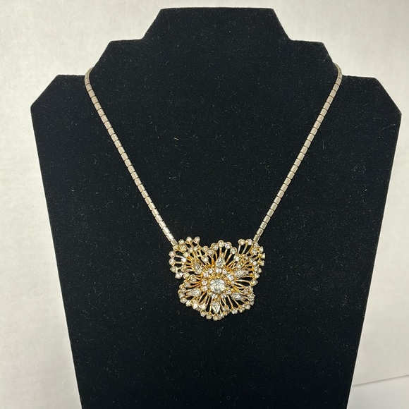 Jewelry - VTG Starburst Floral Rhinestone Pendant Necklace Layered 16” Filigree Gold Tone